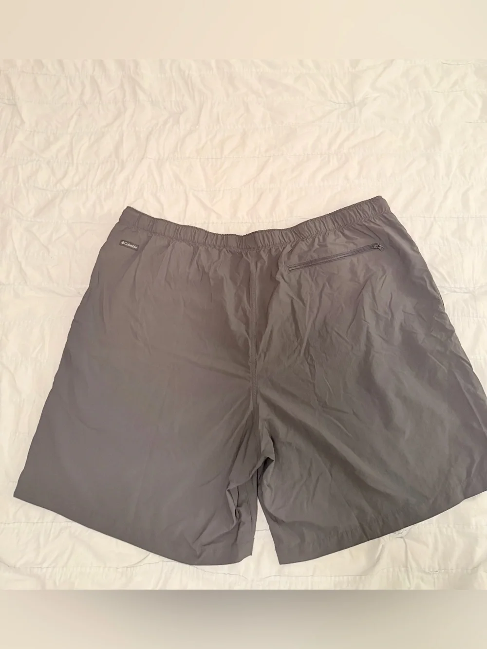 Columbia Men's Charcoal Gray Elastic Waist Hybrid Shorts